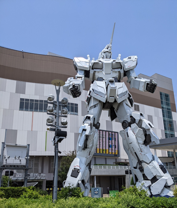 Big Gundam Statue