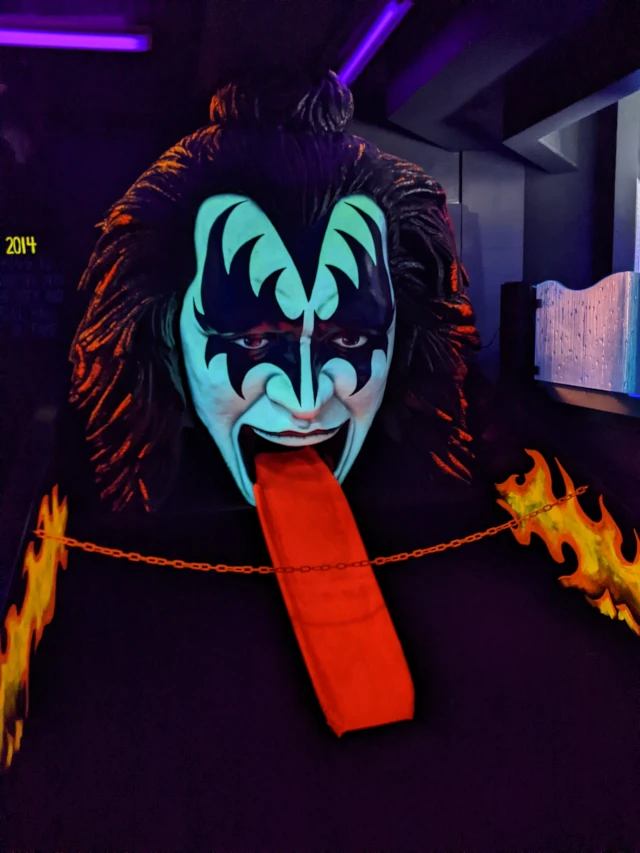 kiss golf head