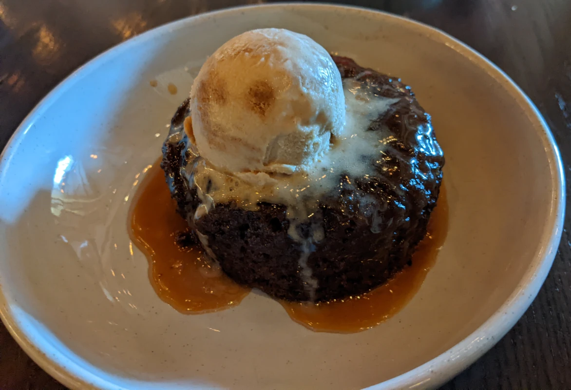 dessert at hell's kitchen