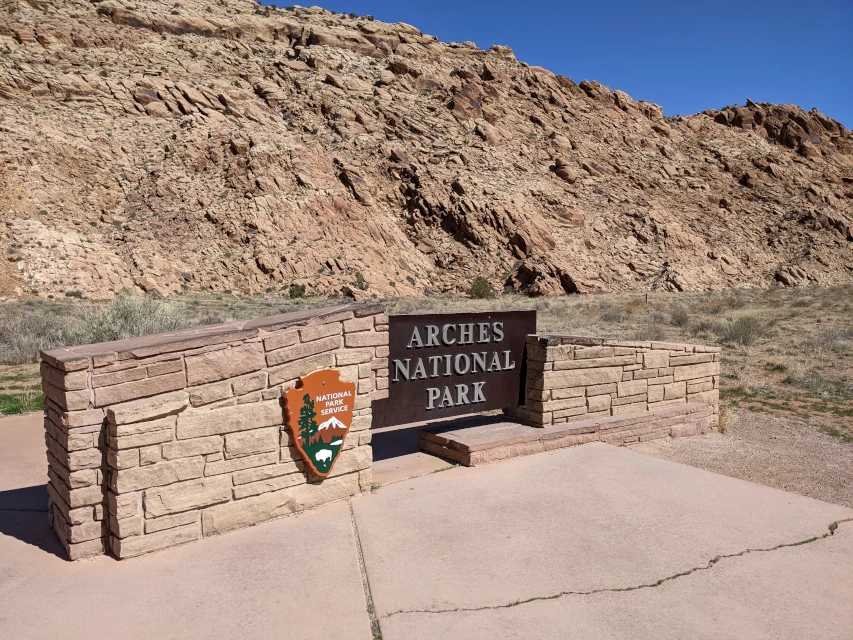 arches national park sign