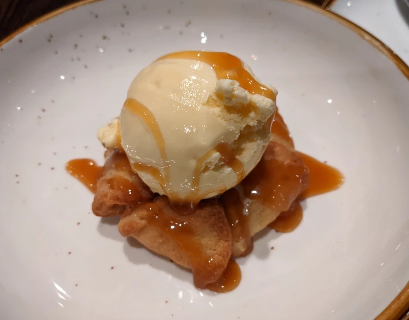 apple dessert at nic and norman's